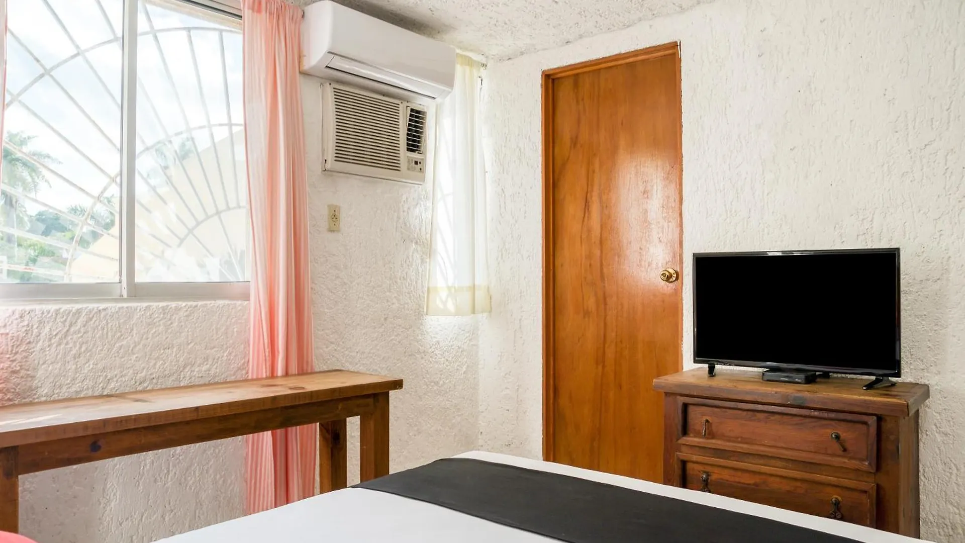 ***** Hotel Capital O Farallon Inn, Cancun Mexico