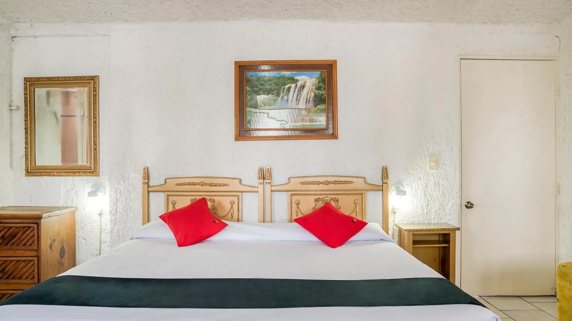 호텔 Capital O Farallon Inn, 칸쿤